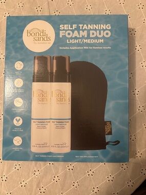 Bondi Sands Self Tanning Foam Duo in Blue and White with Black Mitt
